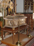 Η λειψανοθήκη του Αγίου Νικολάου Πλανά