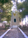 Μνημείο στο Κώστο Πάρου προς τιμή του Αγίου Αθανασίου του Πάριου